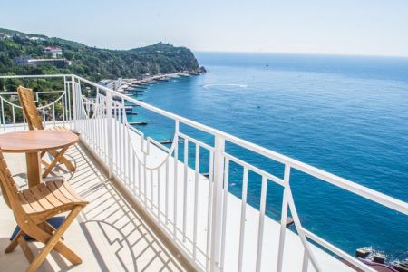 Suite Executive 4-местный 3-комнатный (корпус 2)